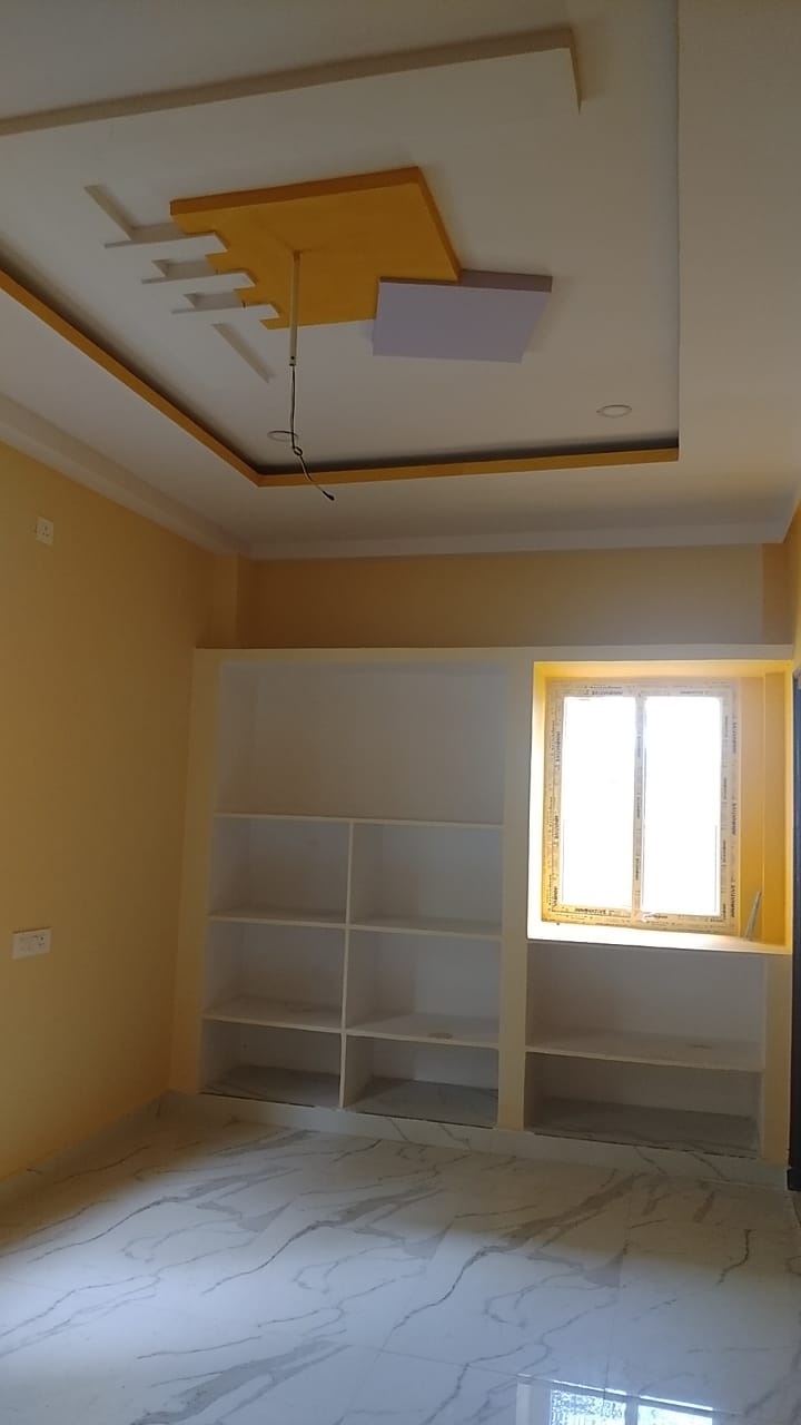 3 BHK Flat for sale in Hi
